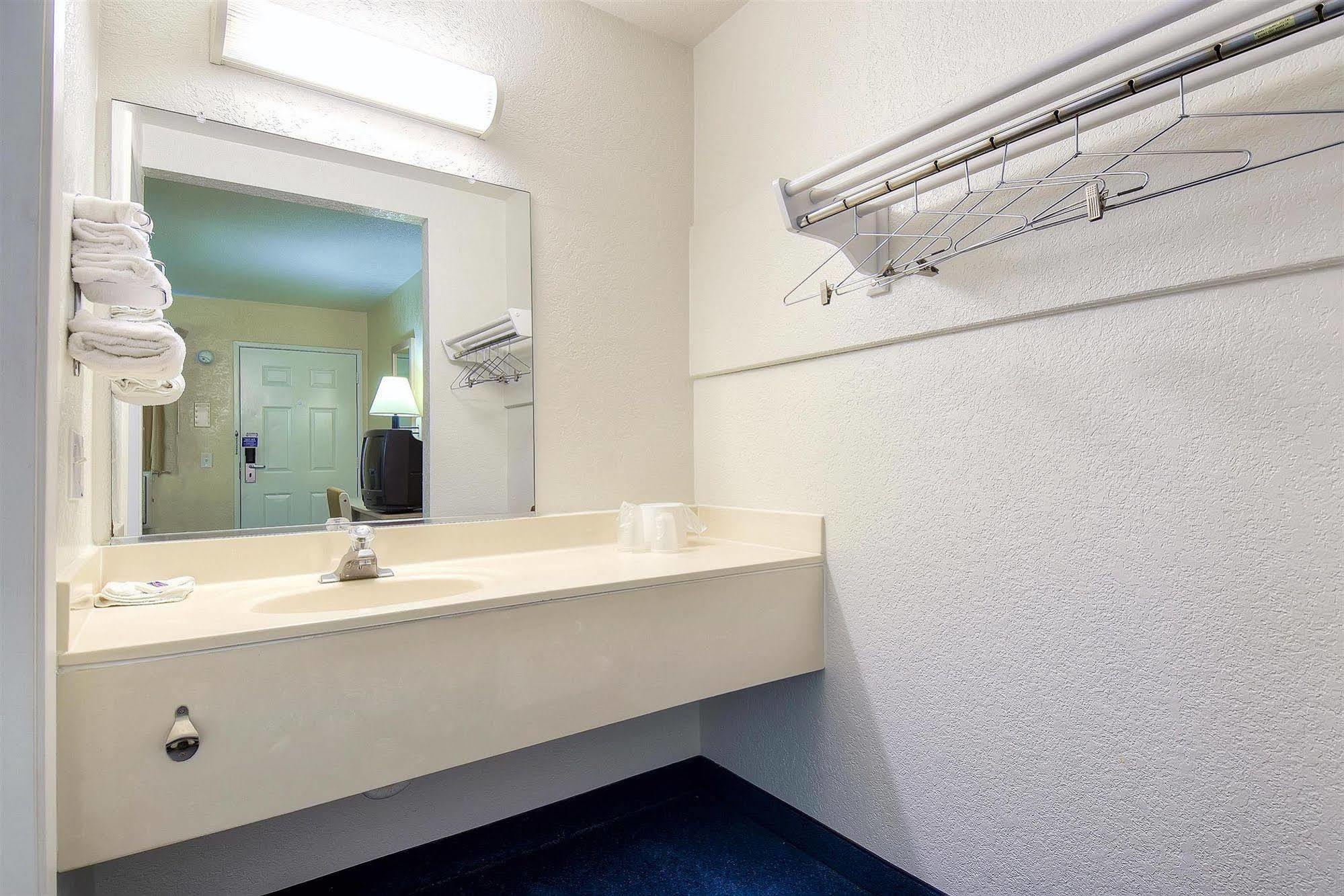 Motel 6 Anaheim Stadium - Orange Kültér fotó