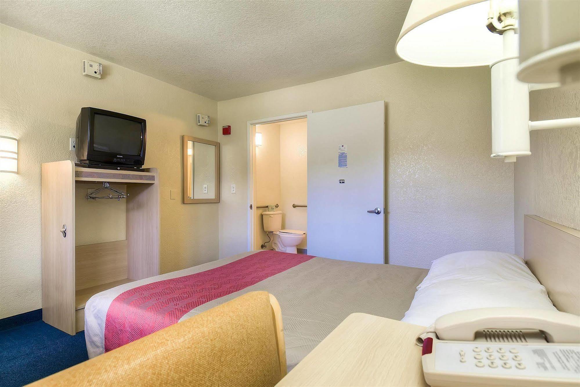 Motel 6 Anaheim Stadium - Orange Kültér fotó