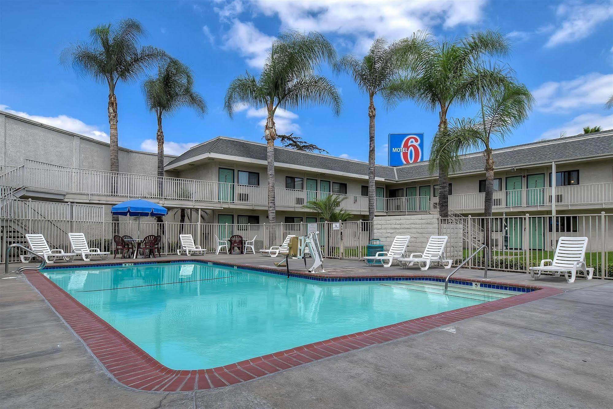 Motel 6 Anaheim Stadium - Orange Kültér fotó
