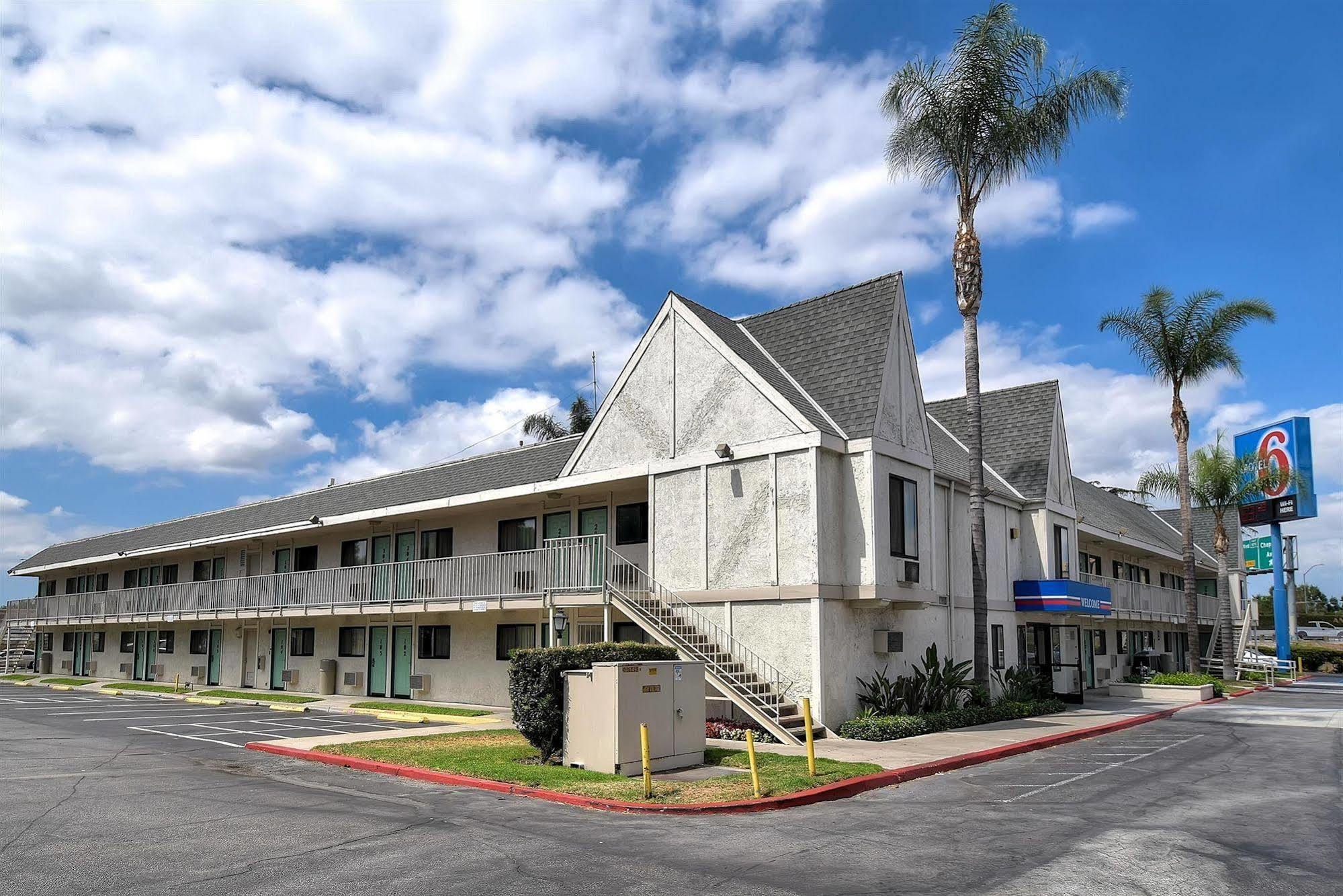 Motel 6 Anaheim Stadium - Orange Kültér fotó