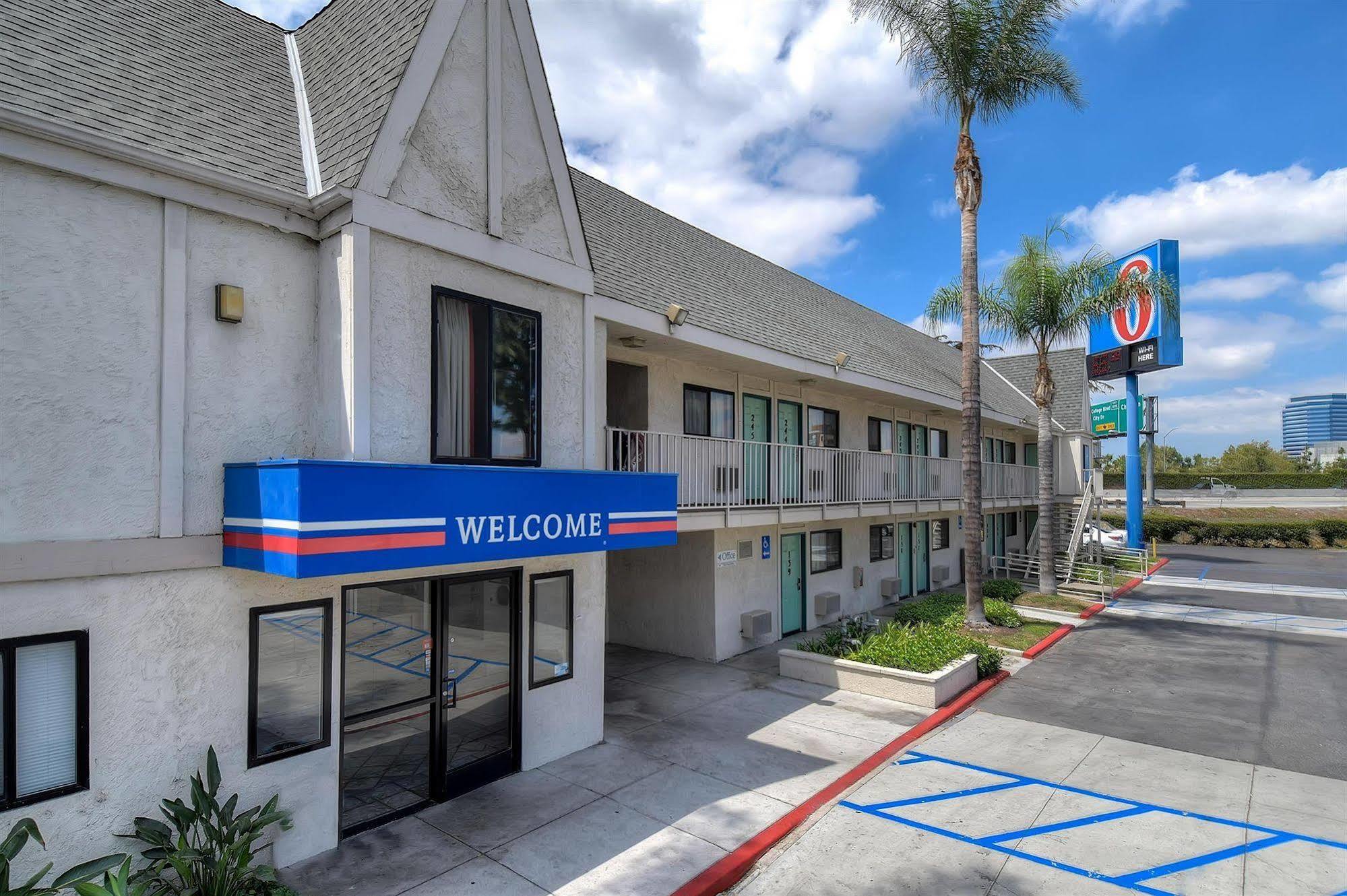 Motel 6 Anaheim Stadium - Orange Kültér fotó