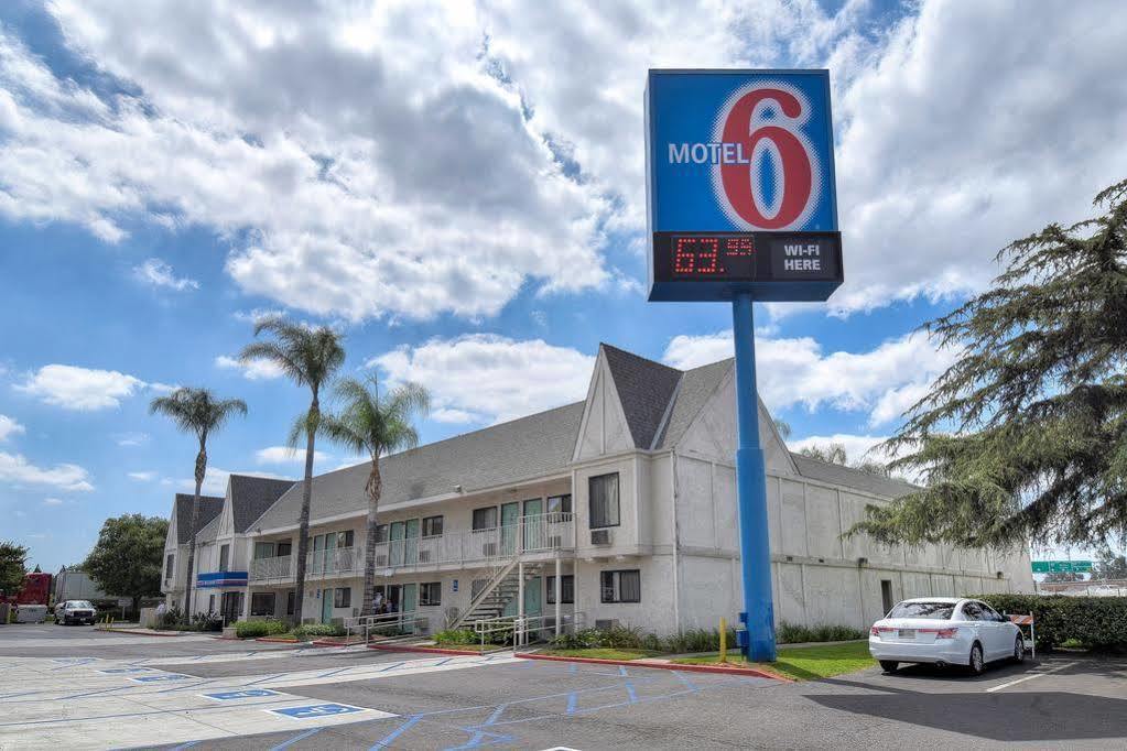 Motel 6 Anaheim Stadium - Orange Kültér fotó
